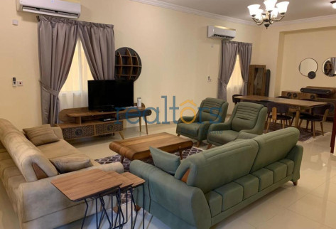 Grab Deal 4BHK Villa Compound SF/FF, W&Wo Backyard