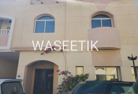 Spacious 5bhk Villa in Ain Khaled –Inside Compound