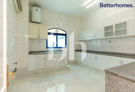 SPACIOUS 5 BEDROOMS VILLA IN PRIME LOCATION