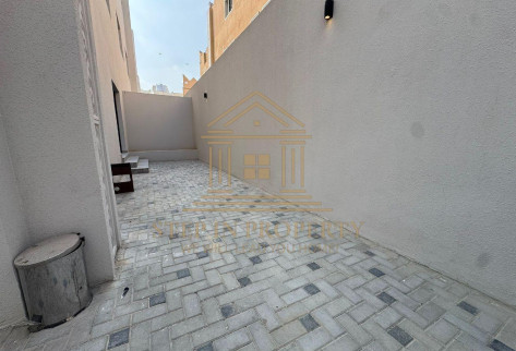 5+1Bed |Semi Furnished | super luxury in Al Azizia