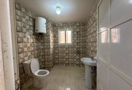 Al-Kharitiyat Bent House Room with kitchen family