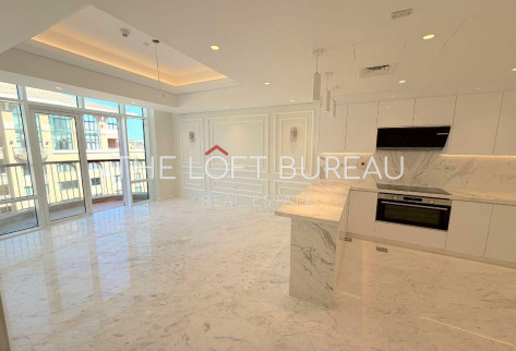 Fully Renovated Penthouse 4 BR plus Maid | Porto |