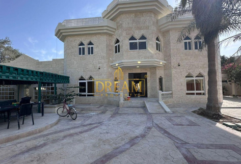 Stand Alone Luxury 5 Bedroom Villa in West Bay