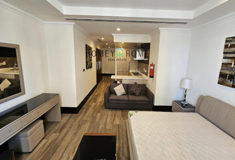 Studio Apartment with balcony in Porto Arabia - Apartment in Porto Arabia