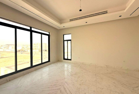 ULTRA-LUXURY MODERN NEW VILLA WITH LIFT