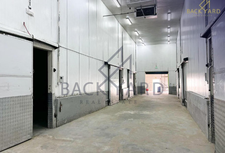 Cold Warehouse with Accommodation | Rent or Buy - Warehouse in Industrial Area