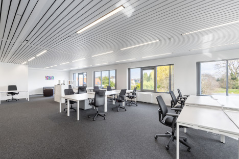 Fully serviced open office space for rent for you and your team in DOHA, Jaidah Square
