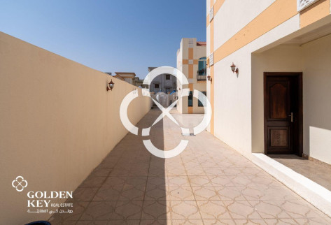 Commercial Villa for Multiple Business Activities
