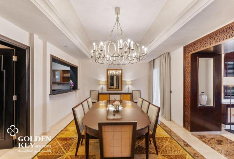 Luxurious 4BR + Maid Villa | Bills included