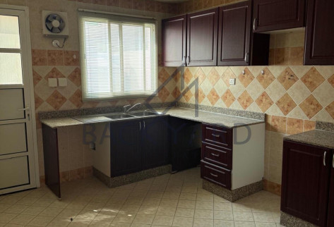 Specious 6 BHK Villa in Quiet Compounds for 9500