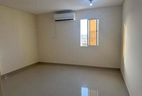 Al-Kharitiyat Bent House Room with kitchen family