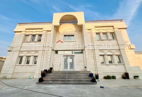 HUGE &amp; RENOVATED VILLA || HOT PRICE AT 7.5M - Villa in Al Keesa Gate