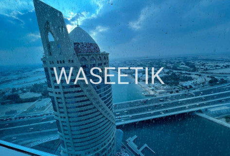 Nice Unfurnished 2bhk in Zig Zag Tower -Sea View