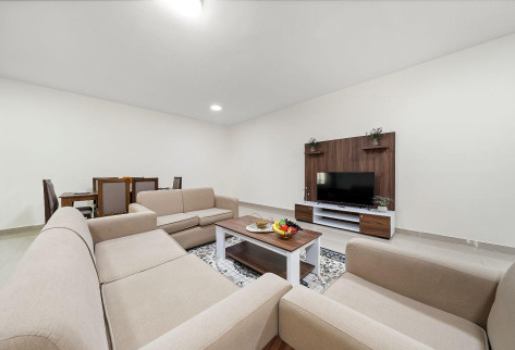 2BR | Furnished | Gym | Pool | Near Metro!