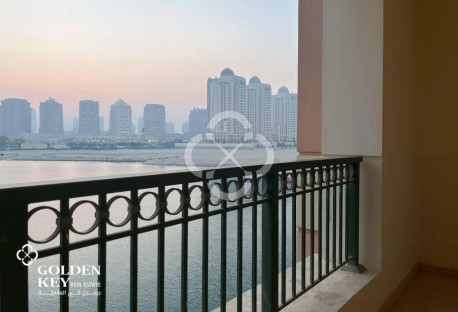 Big Balcony 2BR Townhouse | Porto