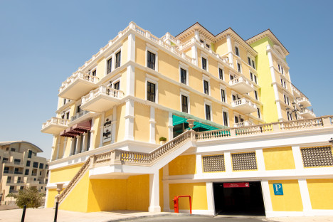 Fully furnished office space for rent in DOHA, The Pearl   for 1 person with everything taken care of - Office in The Pearl