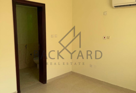 Specious 6 BHK Villa in Quiet Compounds for 9500