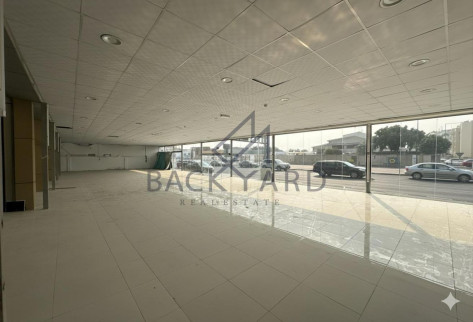 Spacious Independent Luxurious Showroom