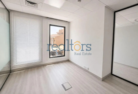 Spacious Fitted Office 5 Rooms 3 Parking Spaces