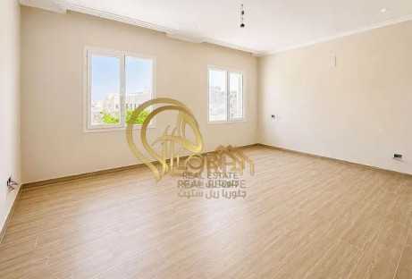 للبيع |فيلا في سميسمة | على شارعين و زاوية | 2.8 م - Villas in Sumaysimah