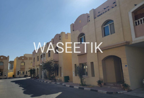 Spacious 5bhk Villa in Ain Khaled –Inside Compound