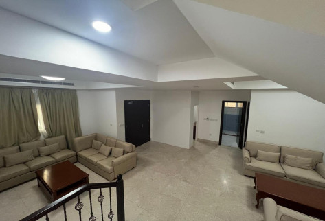 AMAZING COMPOUND VILLA /SPACIOUS/SEMI FURNISHED