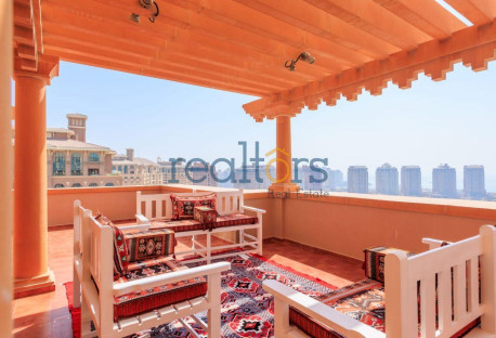 Exclusive 5-Bedroom Penthouse with 2 Maidroom - Penthouse in West Porto Drive