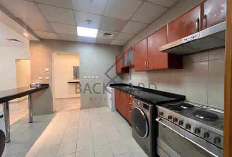 CLASSIC 2 BR PLUS MAID IN WEST BAY.