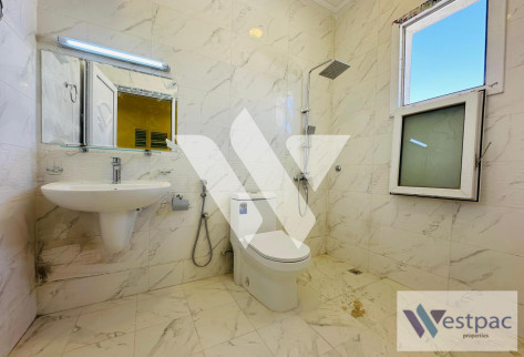 Spacious 7 Bed Villa Compound at Markhiya