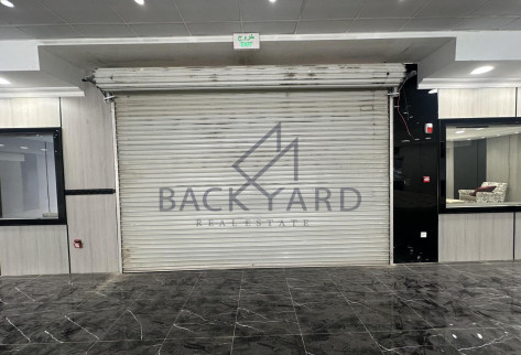 Spacious Independent Luxurious Showroom