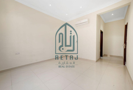 Spacious 5BR Villa with swimming pool for rent!