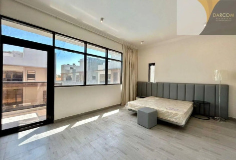 MODERN VILLA / 5 BEDROOMS / PRIVATE POOL