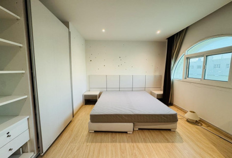AMAZING ONE BEDROOM FULLY FURNISHED AND INCLUDING