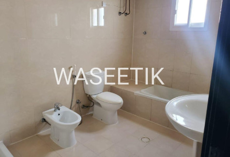 Spacious 5bhk Villa in Ain Khaled –Inside Compound