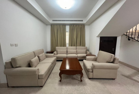 AMAZING COMPOUND VILLA /SPACIOUS/SEMI FURNISHED