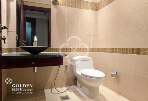 Stunning 1 Bedroom | Marina View | Townhouse