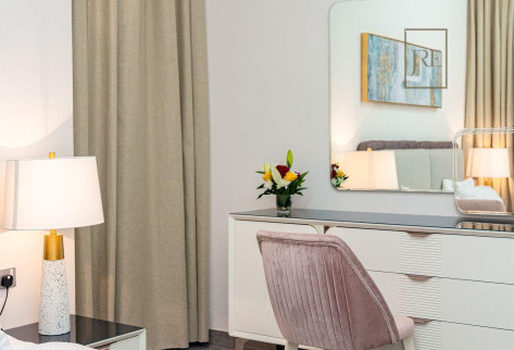 Fully Furnished 1 Bedroom Prime Area in West Bay