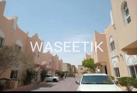 For Rent–Spacious Villa 4bhk in a Premium Compound - Villa in Old Airport Road