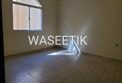 Spacious 5bhk Villa in Ain Khaled –Inside Compound