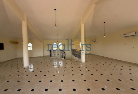 COMMERCIAL VILLA | SPACIOUS SPACE FOR BUSINESSES