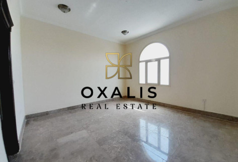 SPACIOUS AND UNFURNISHED 5 MASTER BEDROOMS VILLA.
