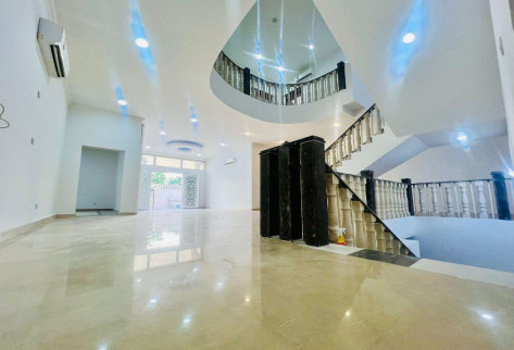CORNER VILLA | 14 BEDROOMS | LIFT | AL KHEESA