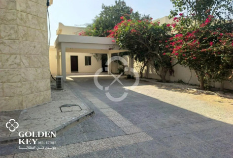 4 Master Bedroom w/ Private Pool | Al Dafna