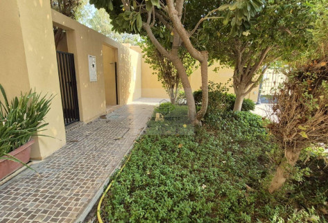SF 4BHK + Maid Room Compound Villa In Al-Hilal.