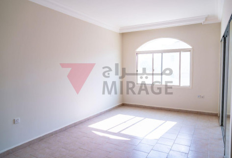 SPACIOUS 5-BEDROOM VILLA | NEAR LANDMARK MALL