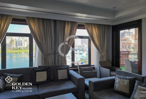 Stunning 1 Bedroom | Marina View | Townhouse
