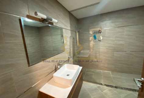 Luxurious 2-Bedroom Apartment with City Views