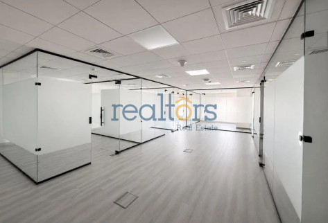 Spacious Fitted Office 5 Rooms 3 Parking Spaces