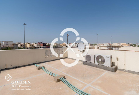 Commercial Villa for Multiple Business Activities