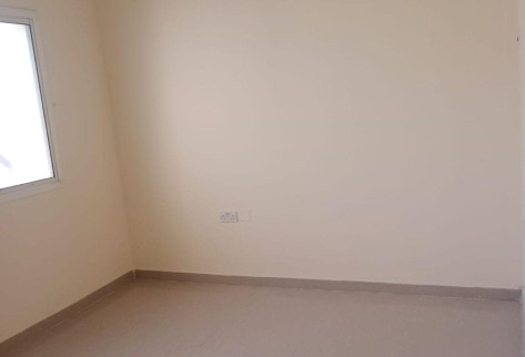 Al Kharaitiyat: One room and hall family